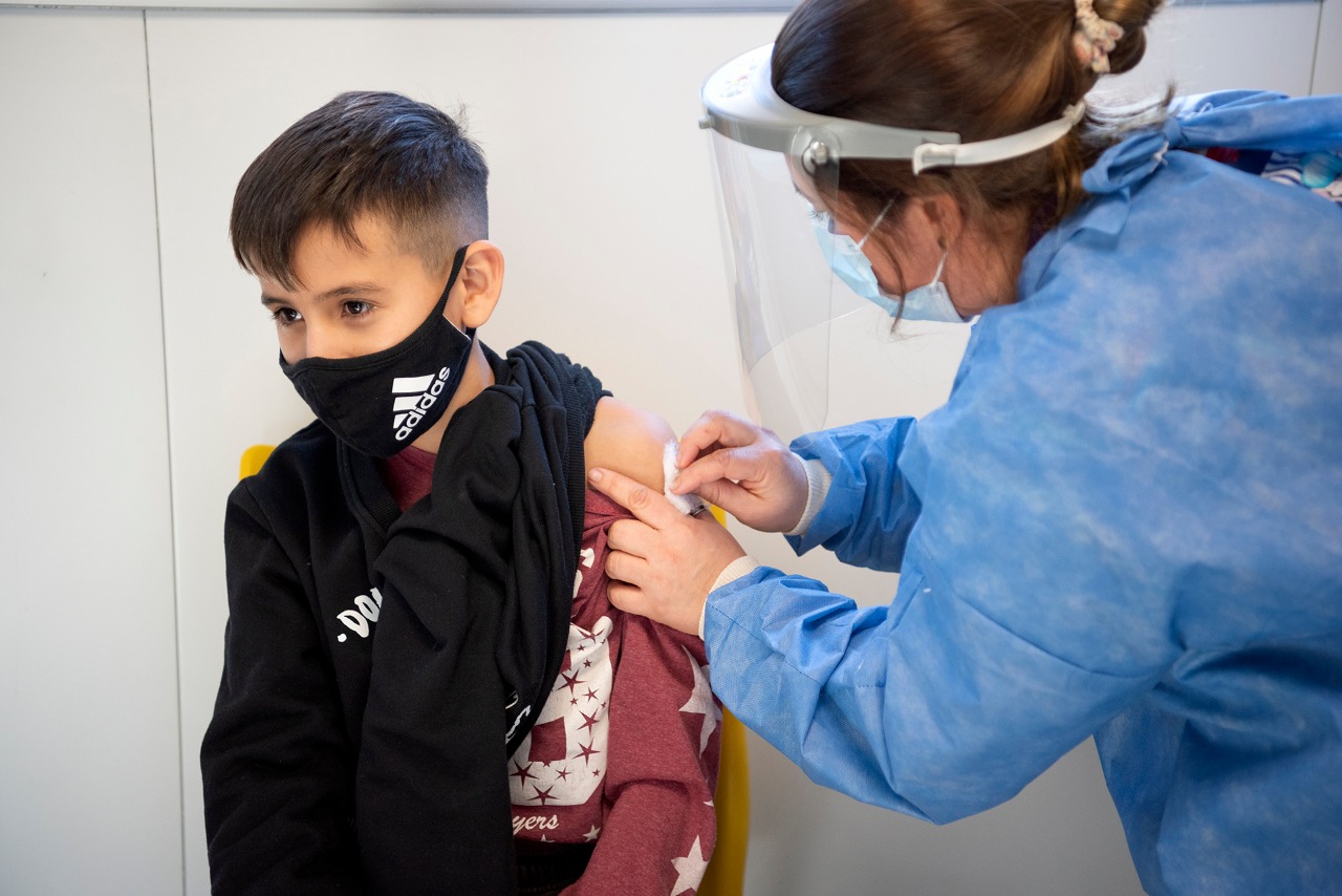 Covid-19: vacunarán de forma espontánea a niños de 5 a 11 años en Funes